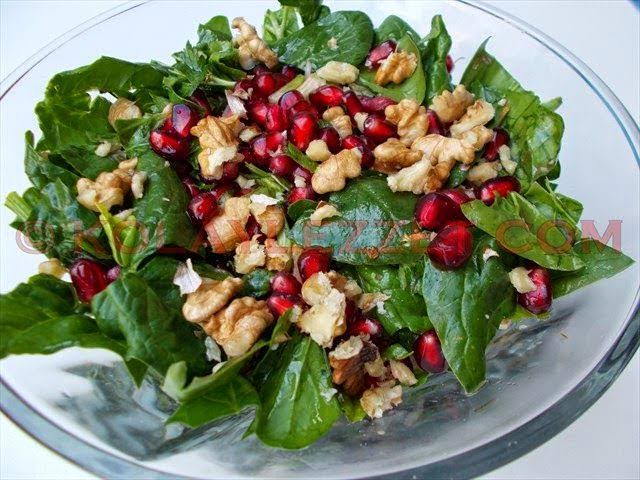 Karabuğdaylı Ispanak Salatası